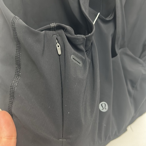 Lululemon cropped bra top - Picture 3 of 4